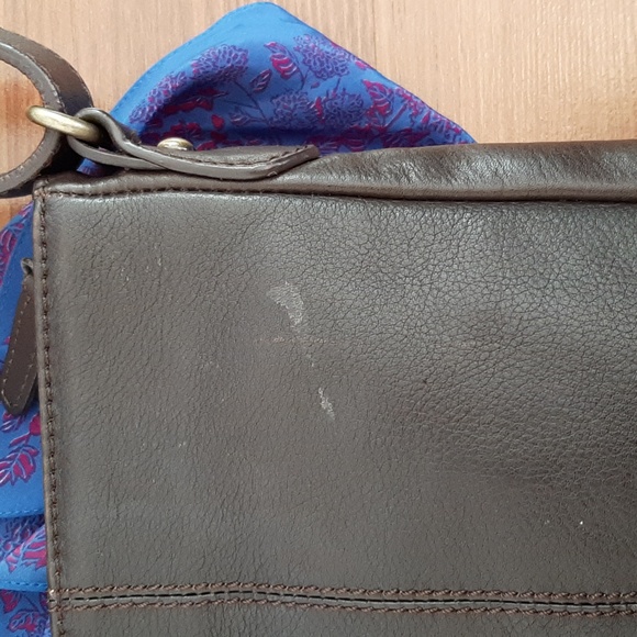 HEDGREN Brown Leather Crossbody Bag - Adjustable Strap - Great Condition - Picture 8 of 15